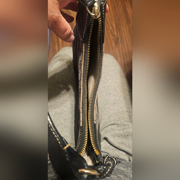 Dooney & Bourke Purse - Picture 5 of 6